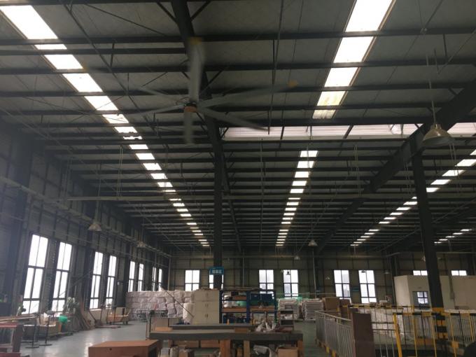Horyzontalny chłodnik powietrza HVLS wentylator sufitowy 24 stopy wentylator sufitowy przemysłowy ODM 10