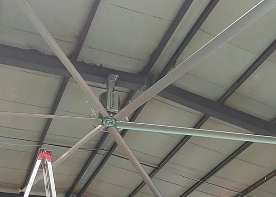 Dobra cena. 7.3m Giant Industrial Geared Motor Wentilacja chłodzenie w Express Sorting Center w Internecie