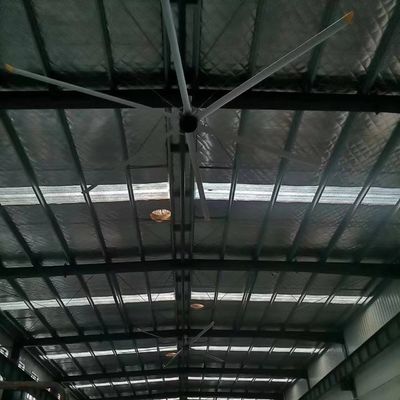 DX-7.3G 24FT Przemysłowy wentylator sufitowy HVLS 1,5 kW zużycie energii i wyższa wydajność dla dużych przestrzeni