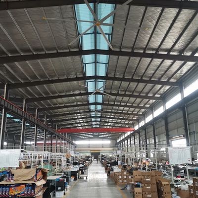 Dobra cena. 7.3m 24FT PMSM Motor Industrial Ceiling Fan do wentylacji magazynów i chłodzenia powietrza w Internecie